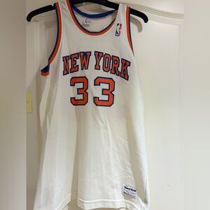 New York Knicks Basketball Jersey
Patrick Ewing
Sand Knit Jersey